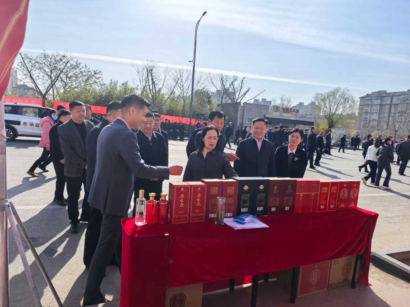 成武縣范縣長(zhǎng)參觀(guān)原味原3154展位